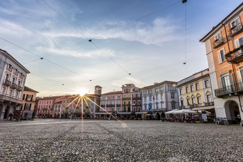 Bright Tiny Studio - Shared Pool & Sauna - Free Parking - Air Condition Muralto Bagian luar foto