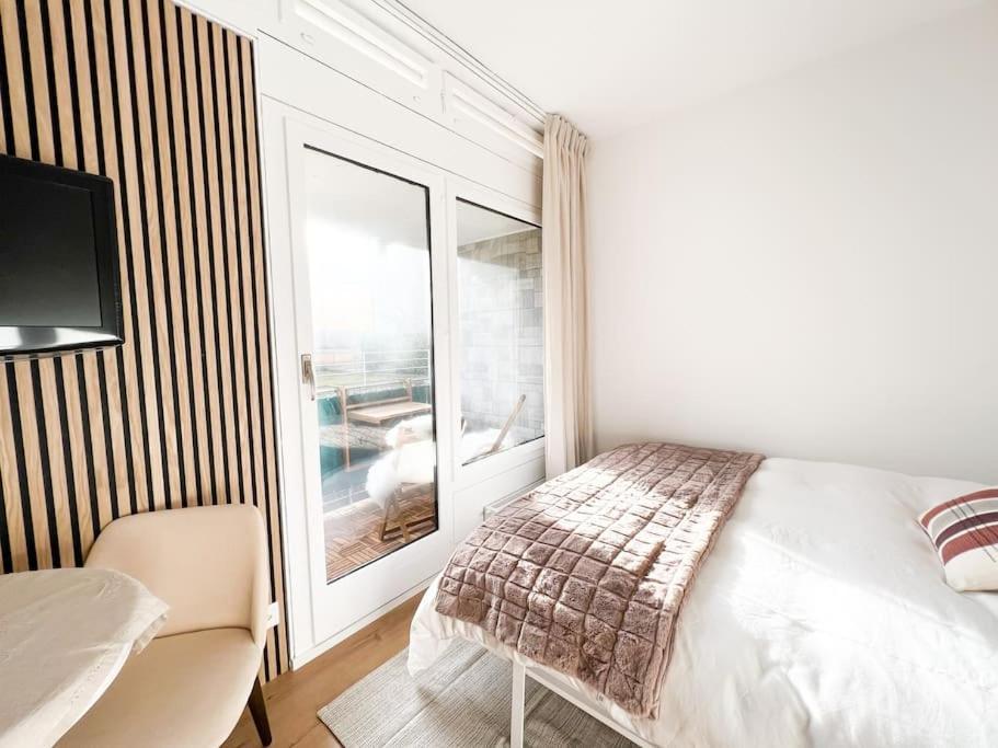 Bright Tiny Studio - Shared Pool & Sauna - Free Parking - Air Condition Muralto Bagian luar foto