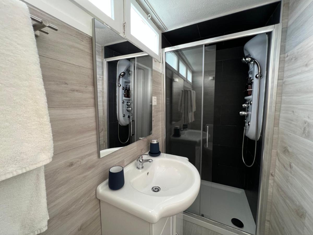 Bright Tiny Studio - Shared Pool & Sauna - Free Parking - Air Condition Muralto Bagian luar foto