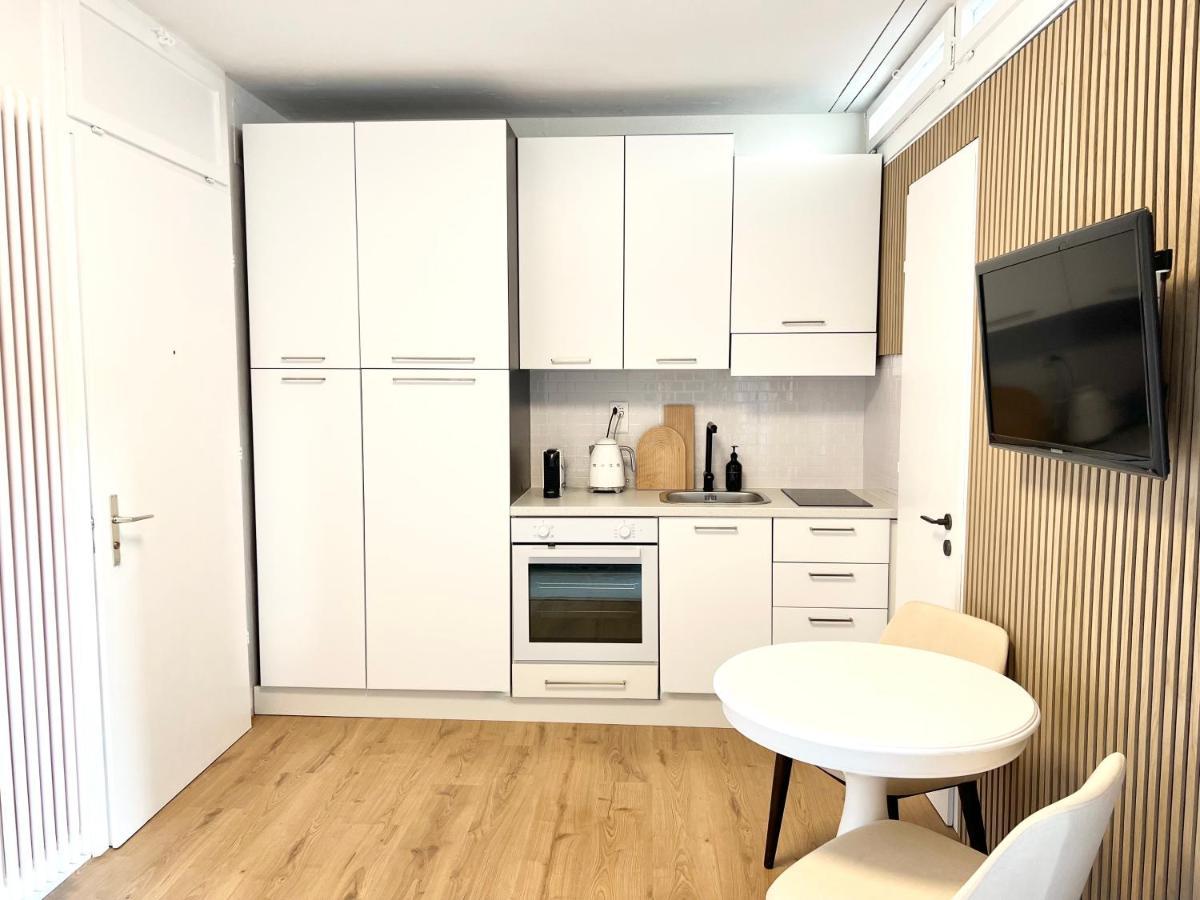 Bright Tiny Studio - Shared Pool & Sauna - Free Parking - Air Condition Muralto Bagian luar foto
